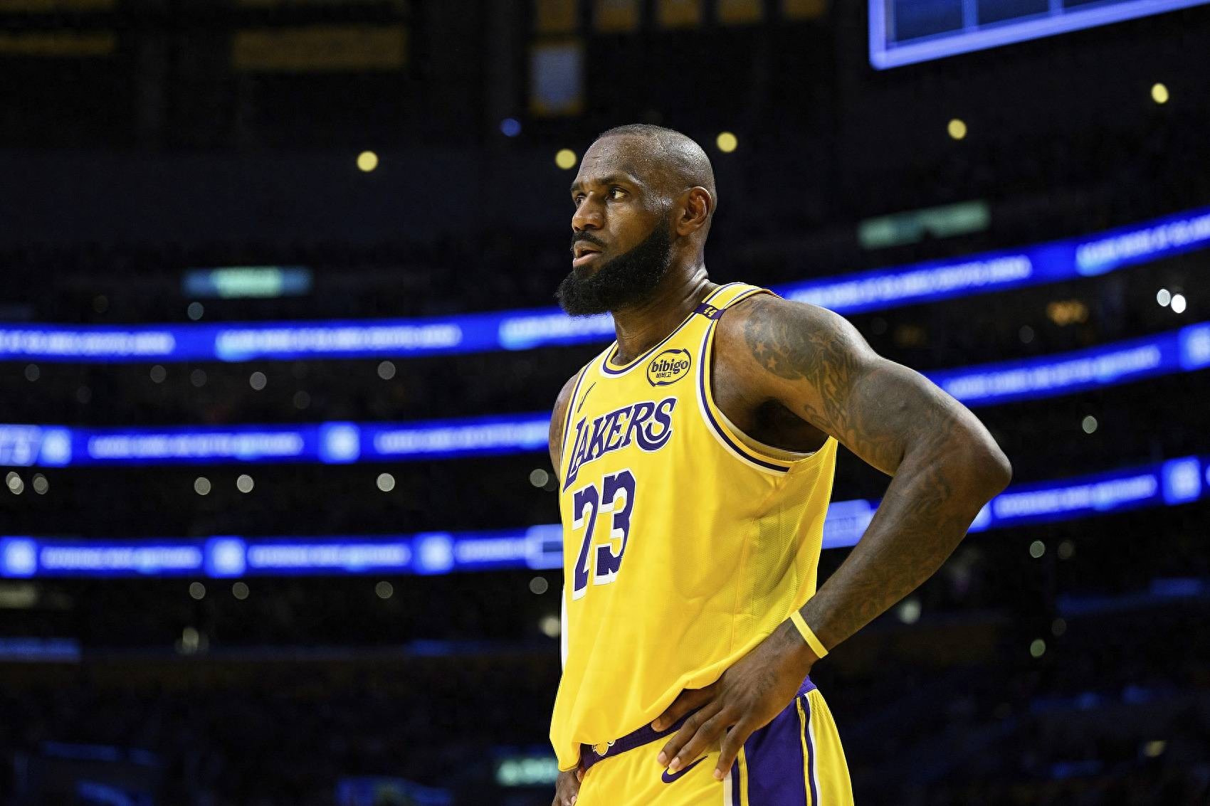 九游体育-詹姆斯新星比分优势明显表现惊艳，勇士未来可期！的简单介绍