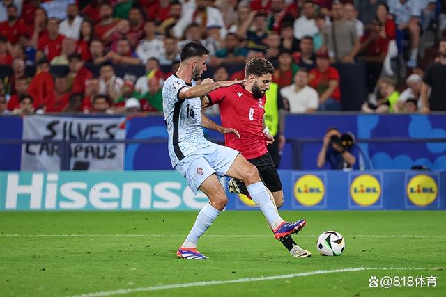 九游体育-关于C罗爆冷击败巴塞罗那，高光表现引爆全场！的信息