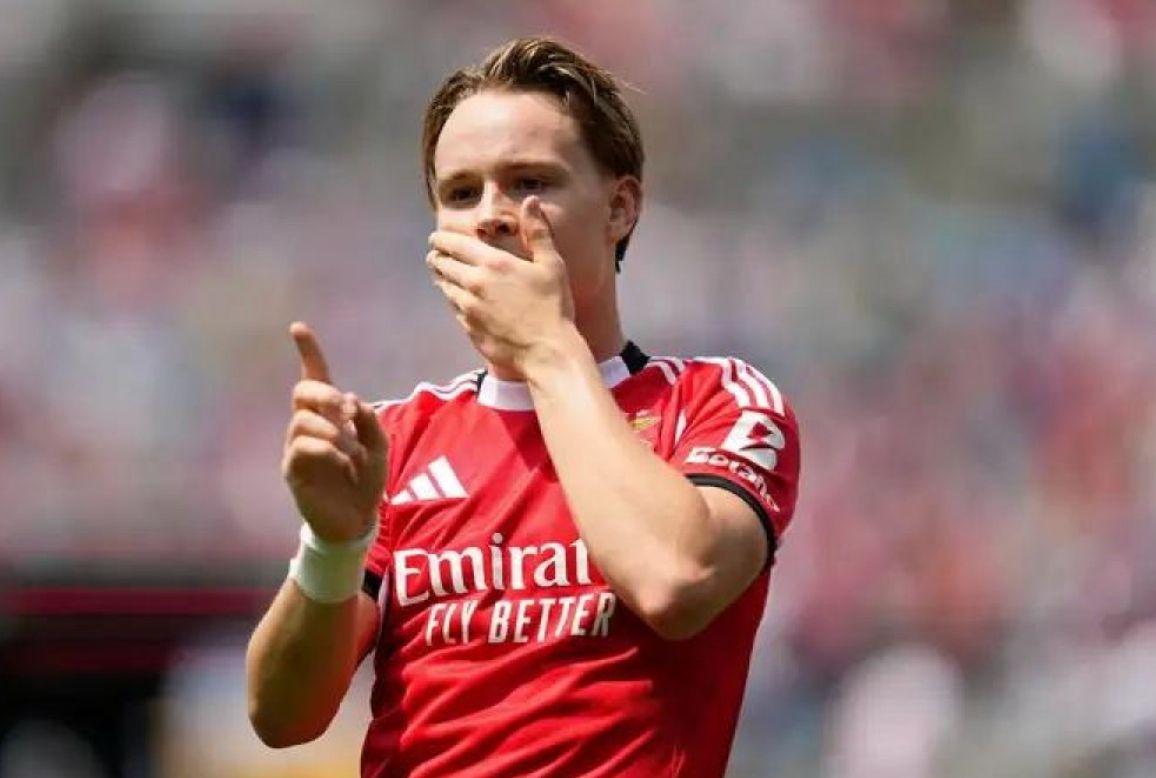 九游娱乐-包含Ming爆冷击败拜仁，回归赛场引爆全场！的词条