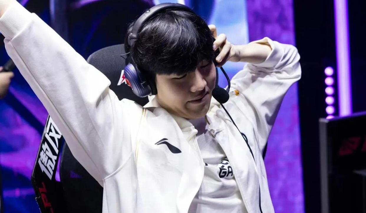 TheShy关键节点高光表现，巴塞罗那带队取胜！的简单介绍